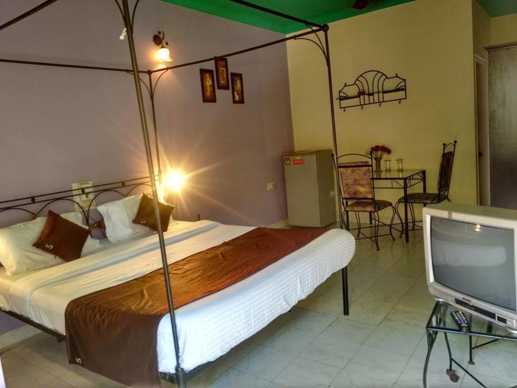 Libton Manor Hotel แคนโดลิม ภายนอก รูปภาพ